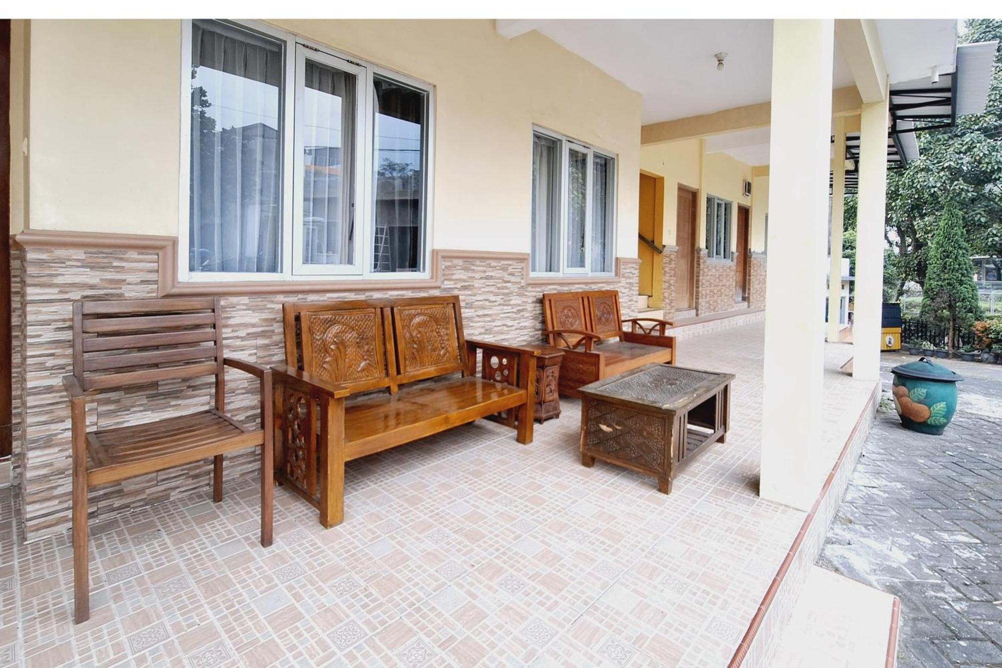 Villa Bukit Bunga Syariah Redpartner Pacet Mojokerto المظهر الخارجي الصورة